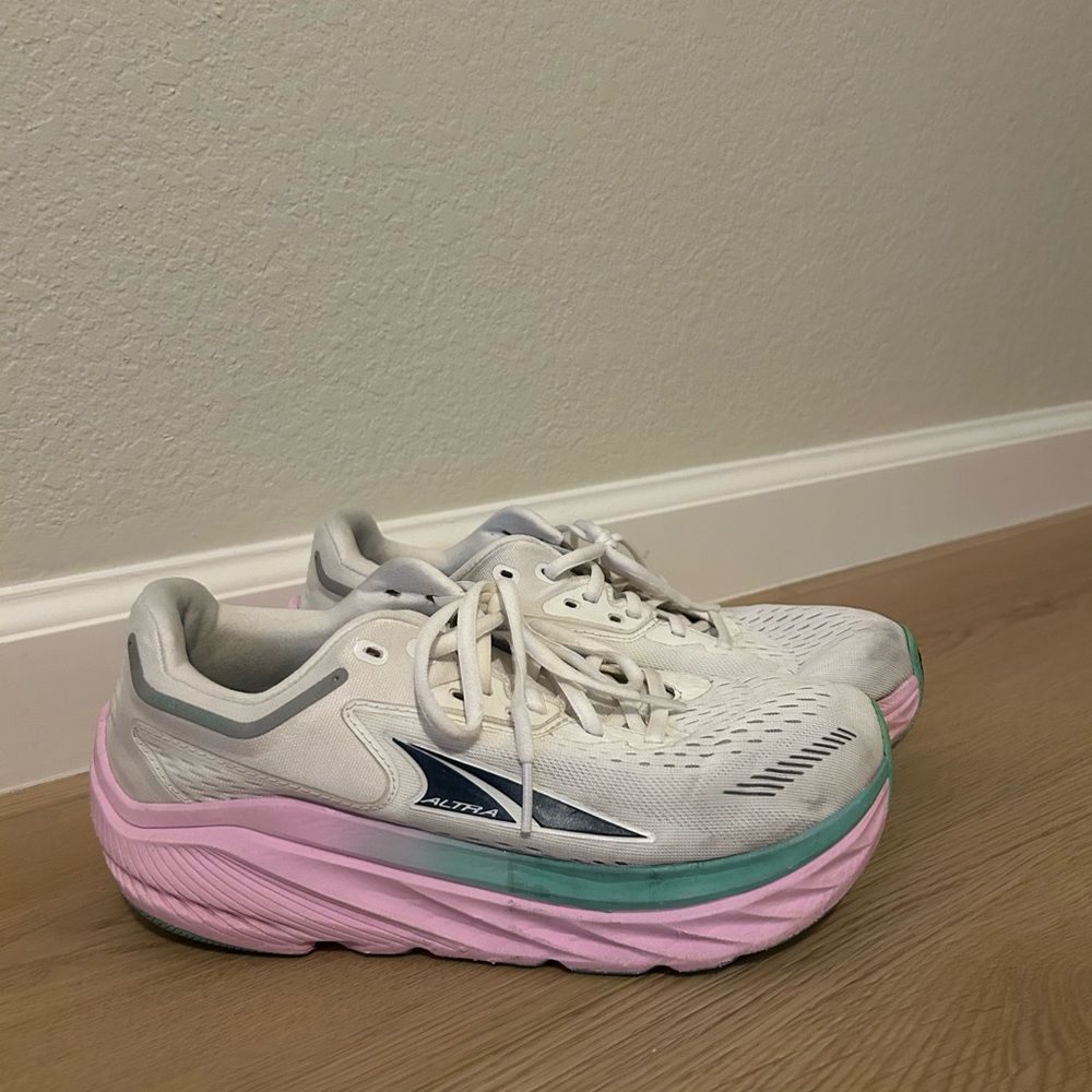 Altra Olympus Women's White and Pink Running Shoes Size 8.5